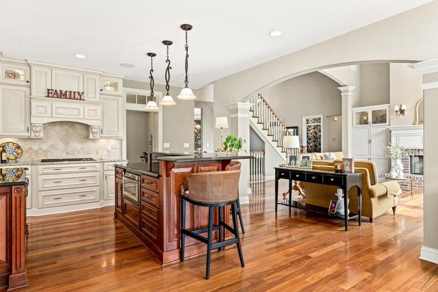 W210N5415 Carters Crossing CIRCLE, Menomonee Falls, WI 53051