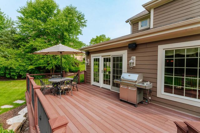 W210N5415 Carters Crossing CIRCLE, Menomonee Falls, WI 53051