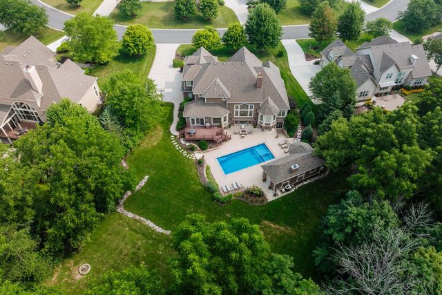 W210N5415 Carters Crossing CIRCLE, Menomonee Falls, WI 53051