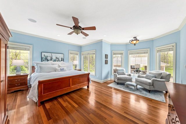 W210N5415 Carters Crossing CIRCLE, Menomonee Falls, WI 53051