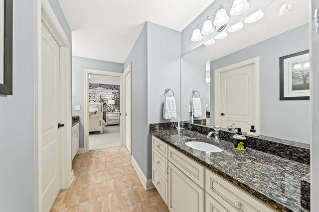 W210N5415 Carters Crossing CIRCLE, Menomonee Falls, WI 53051