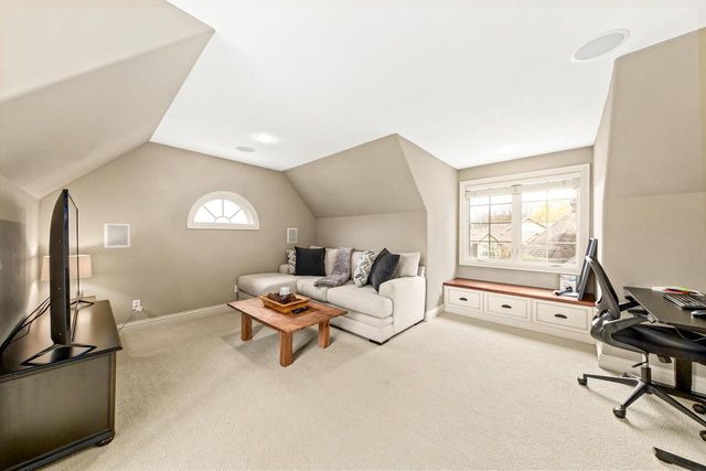 W210N5415 Carters Crossing CIRCLE, Menomonee Falls, WI 53051