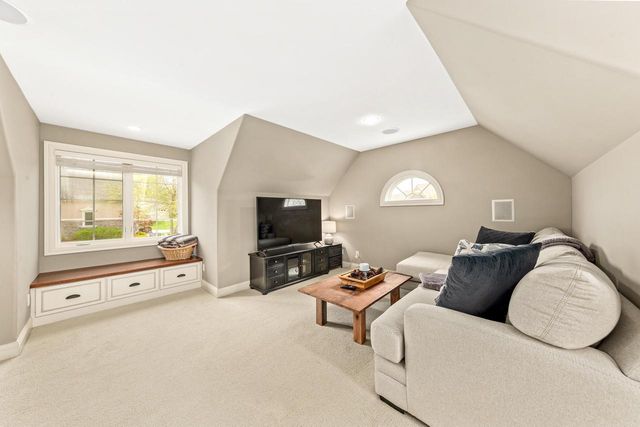 W210N5415 Carters Crossing CIRCLE, Menomonee Falls, WI 53051