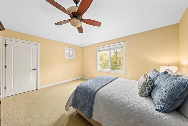 W210N5415 Carters Crossing CIRCLE, Menomonee Falls, WI 53051