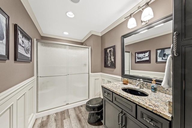 W210N5415 Carters Crossing CIRCLE, Menomonee Falls, WI 53051