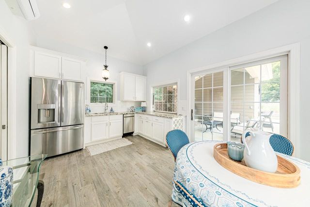 W210N5415 Carters Crossing CIRCLE, Menomonee Falls, WI 53051