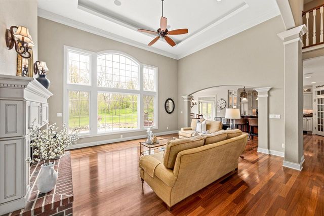W210N5415 Carters Crossing CIRCLE, Menomonee Falls, WI 53051