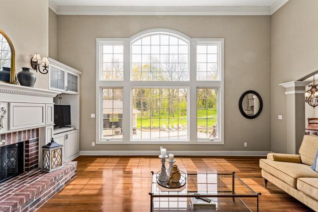 W210N5415 Carters Crossing CIRCLE, Menomonee Falls, WI 53051