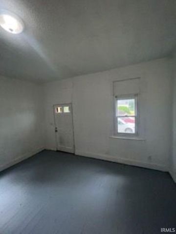 1800 N 6th Avenue, Evansville, IN 47710