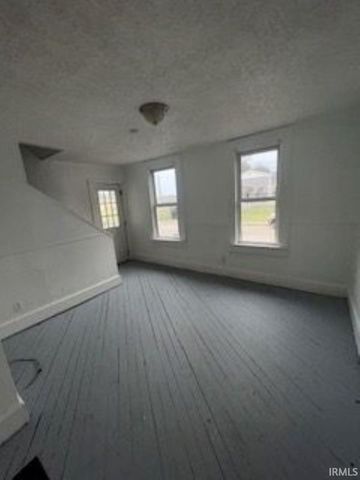 1800 N 6th Avenue, Evansville, IN 47710