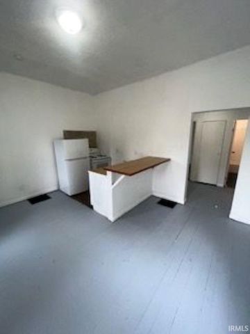 1800 N 6th Avenue, Evansville, IN 47710