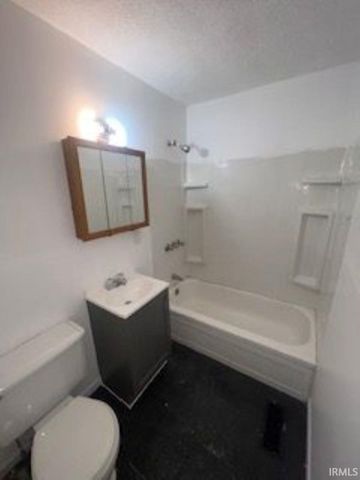 1800 N 6th Avenue, Evansville, IN 47710