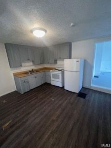 1800 N 6th Avenue, Evansville, IN 47710