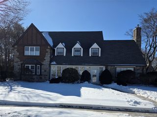 24 Canterbury Road, Rockville Centre, NY 11570