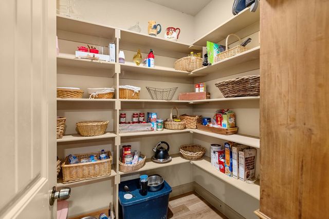 300 Delatorre Street, Trenton, TX 75490