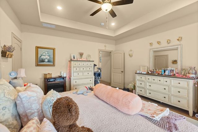 300 Delatorre Street, Trenton, TX 75490