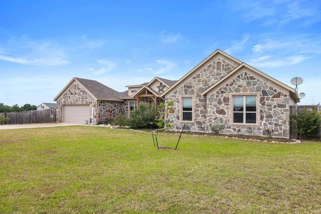 300 Delatorre Street, Trenton, TX 75490