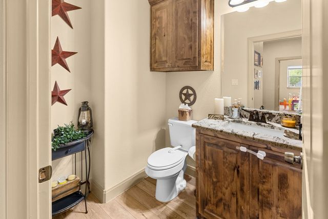 300 Delatorre Street, Trenton, TX 75490