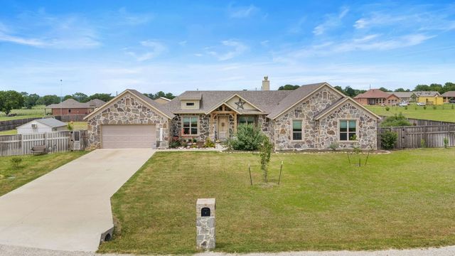 300 Delatorre Street, Trenton, TX 75490
