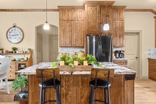 300 Delatorre Street, Trenton, TX 75490