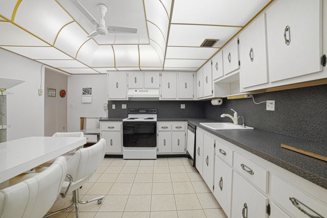 600 Three Islands Boulevard 121, Hallandale Beach, FL 33009