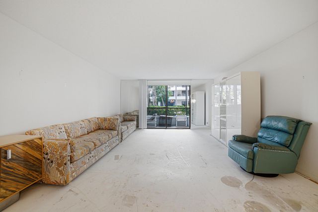 600 Three Islands Boulevard 121, Hallandale Beach, FL 33009