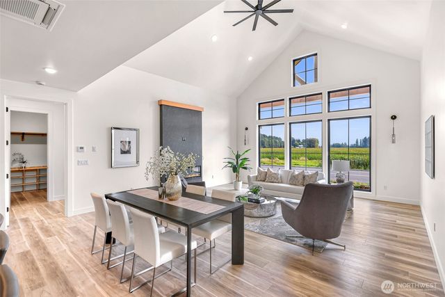 231 Skipping Stone Loop, Lynden, WA 98264