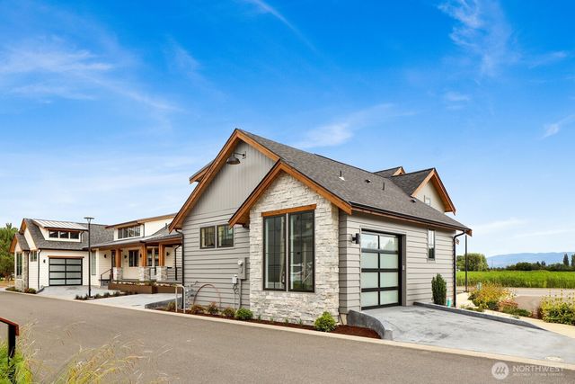 231 Skipping Stone Loop, Lynden, WA 98264