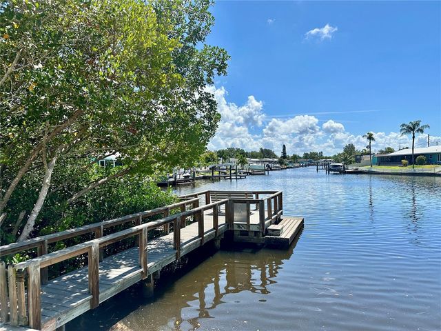 350 79TH AVENUE N 142, St Petersburg, FL 33702