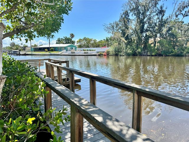 350 79TH AVENUE N 142, St Petersburg, FL 33702