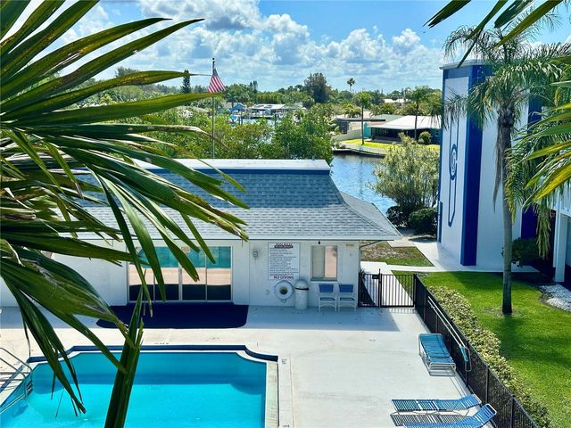 350 79TH AVENUE N 142, St Petersburg, FL 33702
