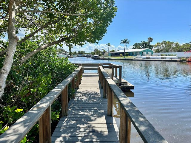 350 79TH AVENUE N 142, St Petersburg, FL 33702