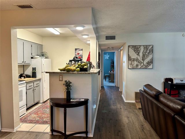 350 79TH AVENUE N 142, St Petersburg, FL 33702