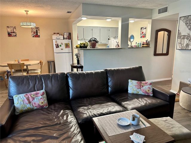 350 79TH AVENUE N 142, St Petersburg, FL 33702