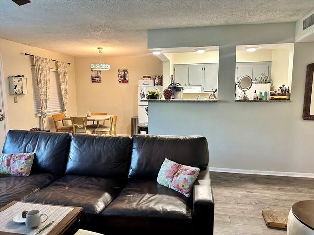 350 79TH AVENUE N 142, St Petersburg, FL 33702