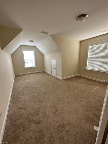 8 Isaac LN, Hampton, VA 23666