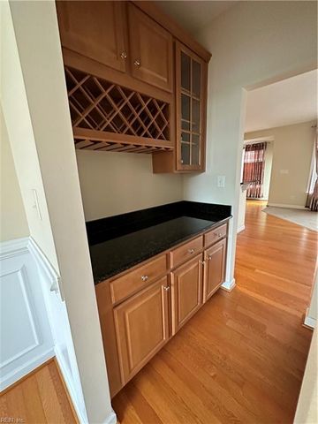 8 Isaac LN, Hampton, VA 23666