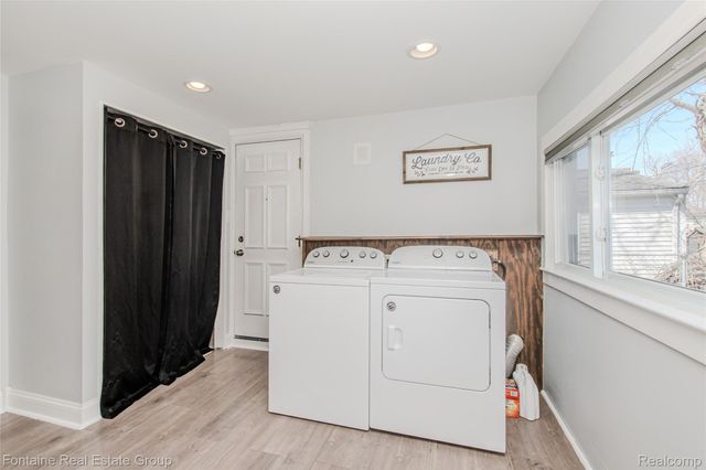 1111 Vermont Drive, Oakland Charter Township, MI 48083