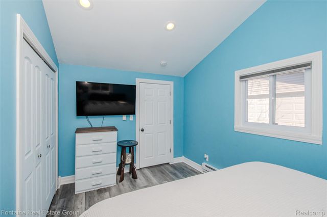 1111 Vermont Drive, Oakland Charter Township, MI 48083