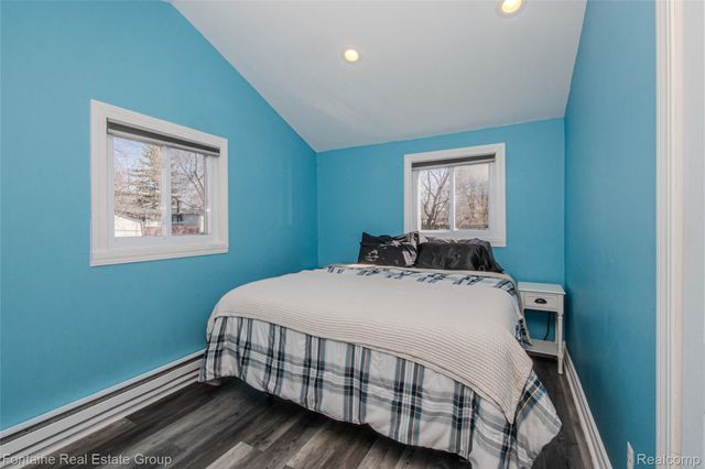 1111 Vermont Drive, Oakland Charter Township, MI 48083