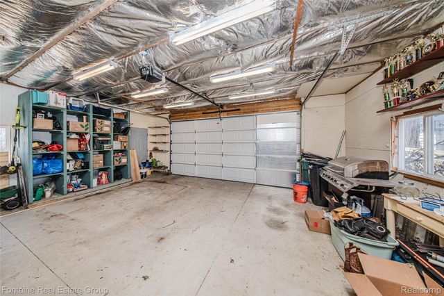 1111 Vermont Drive, Oakland Charter Township, MI 48083