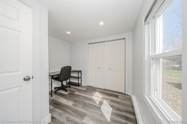 1111 Vermont Drive, Oakland Charter Township, MI 48083