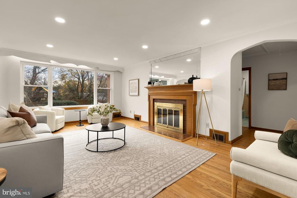 1102 DALE DR, Silver Spring, MD 20910