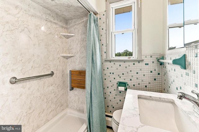 221 SHERWIN RD, Mullica Hill, NJ 08062