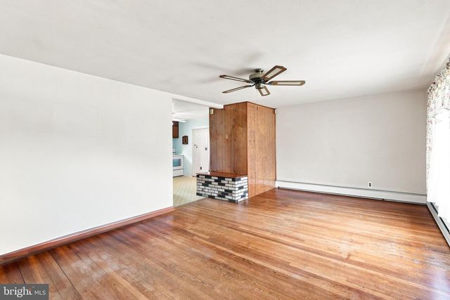 221 SHERWIN RD, Mullica Hill, NJ 08062