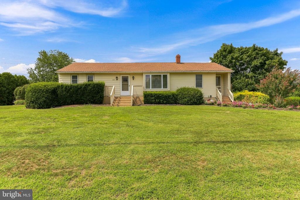 221 SHERWIN RD, Mullica Hill, NJ 08062