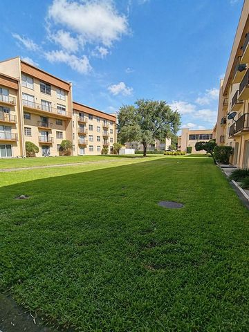 5820 N CHURCH AVENUE 112, Tampa, FL 33614