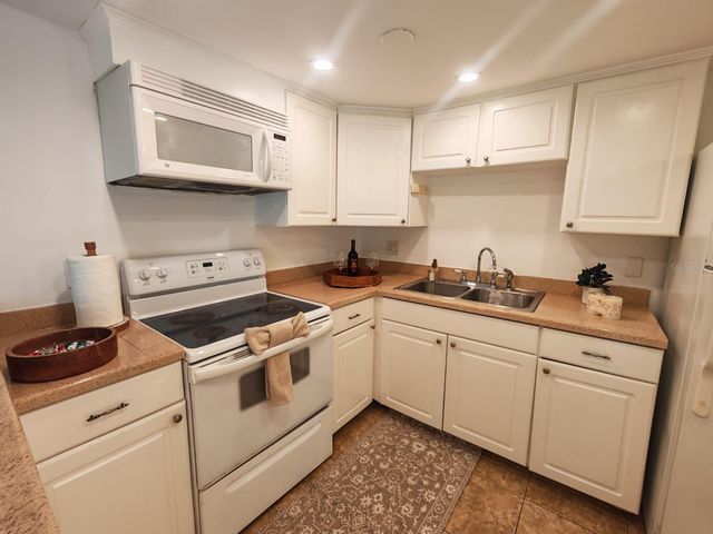 5820 N CHURCH AVENUE 112, Tampa, FL 33614
