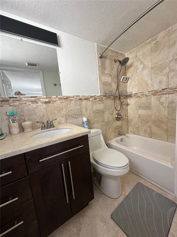 1334 Collins Ave 204, Miami Beach, FL 33139