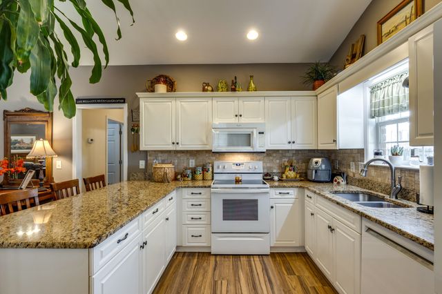 1769 Auburn Ln, Columbia, TN 38401